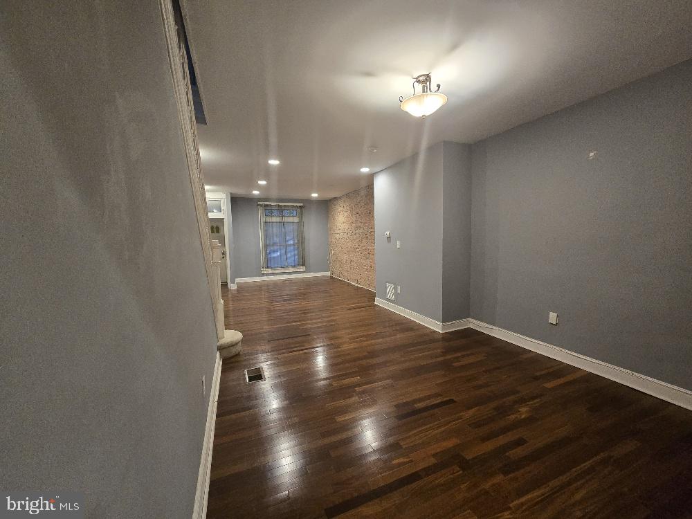2324 Calverton Heights Ave Property Photo 3