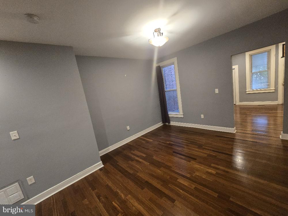 2324 Calverton Heights Ave Property Photo 5