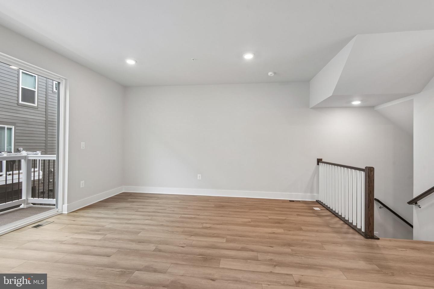 2721 Ferry Bar Dr Property Photo 14