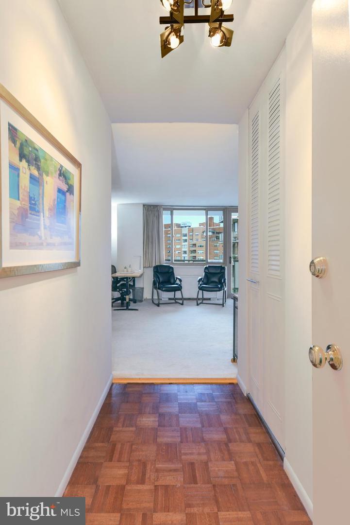 1 E University Pkwy #409 Property Photo 3