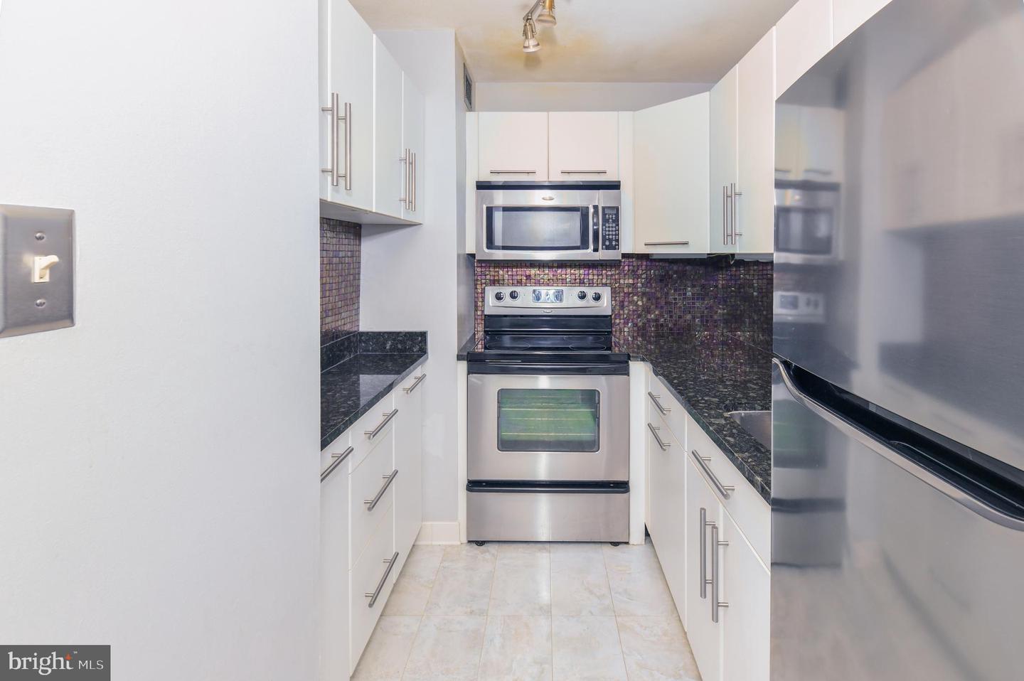 1 E University Pkwy #409 Property Photo 7