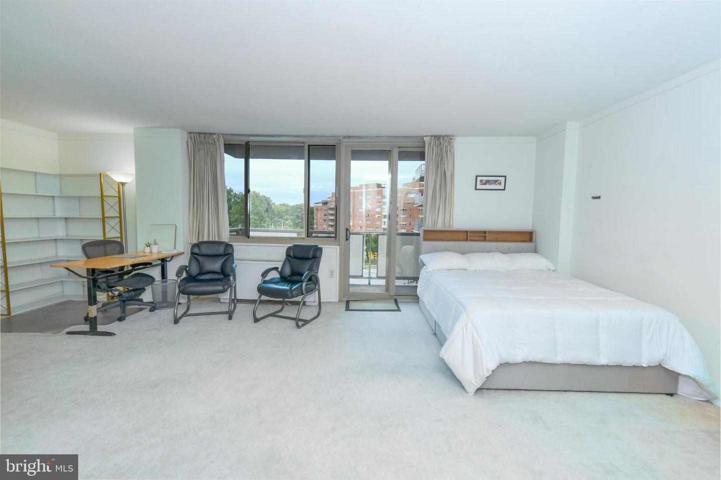 1 E University Pkwy #409 Property Photo 11