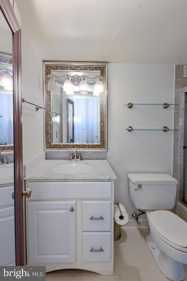 1 E University Pkwy #409 Property Photo 16
