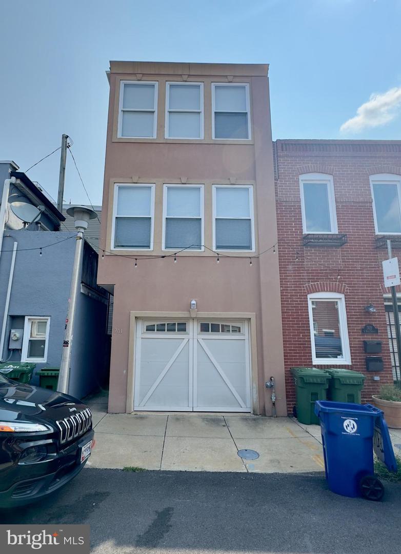 701 S ROSE ST Property Photo 1