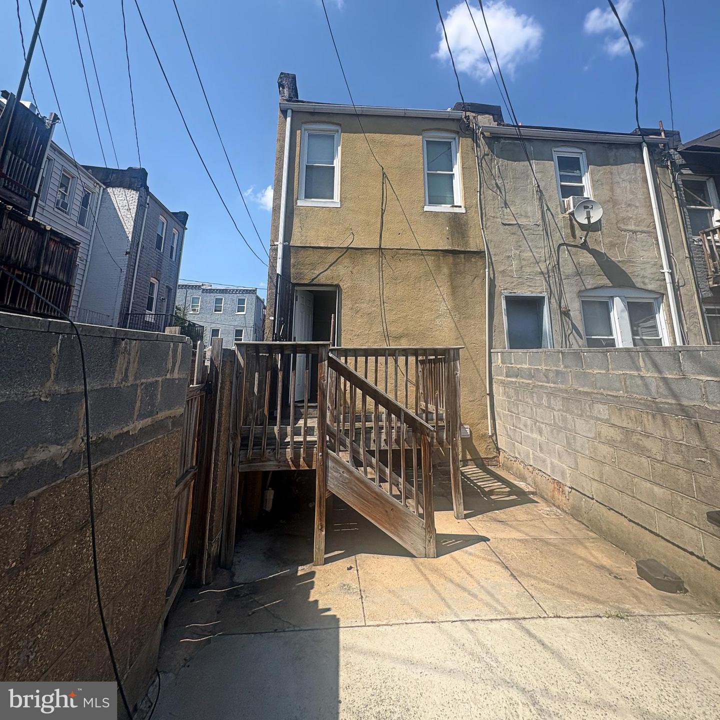 2601 Jefferson St Property Photo 3