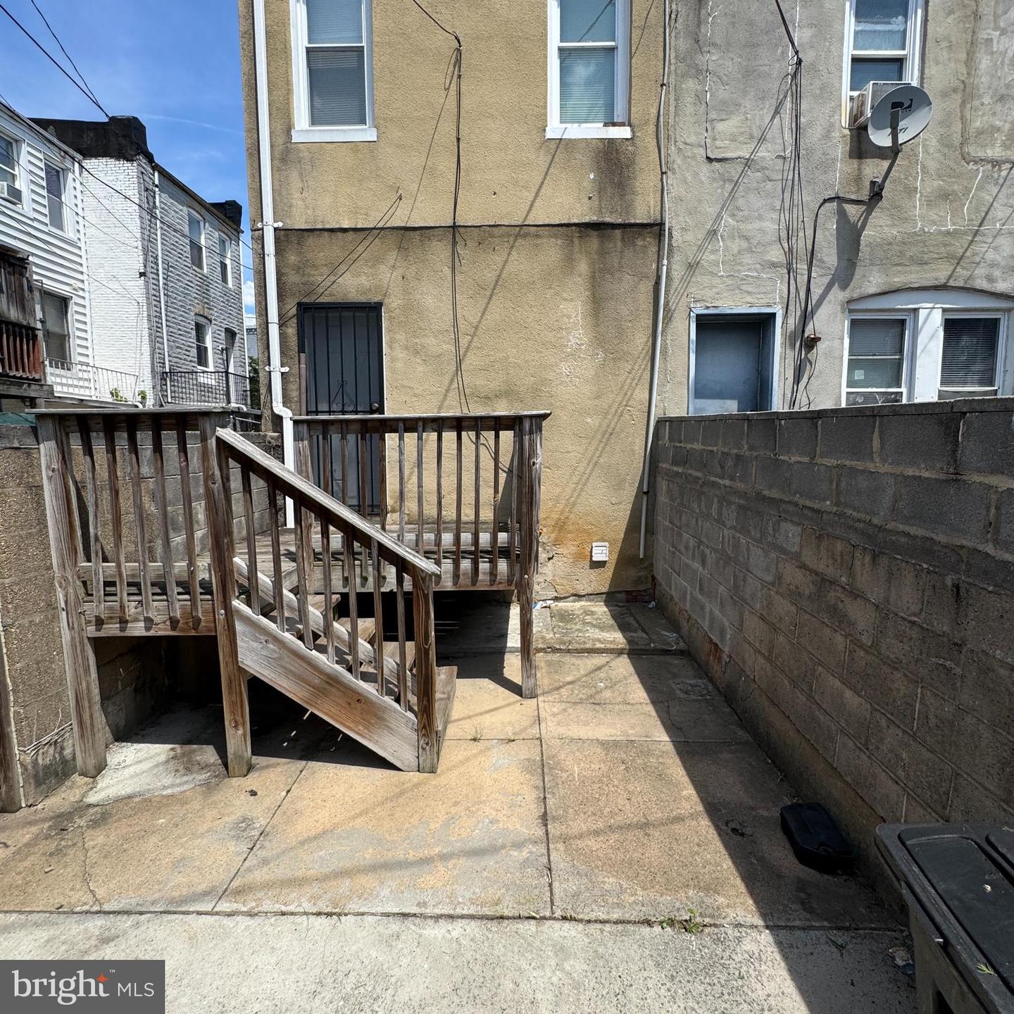 2601 Jefferson St Property Photo 4