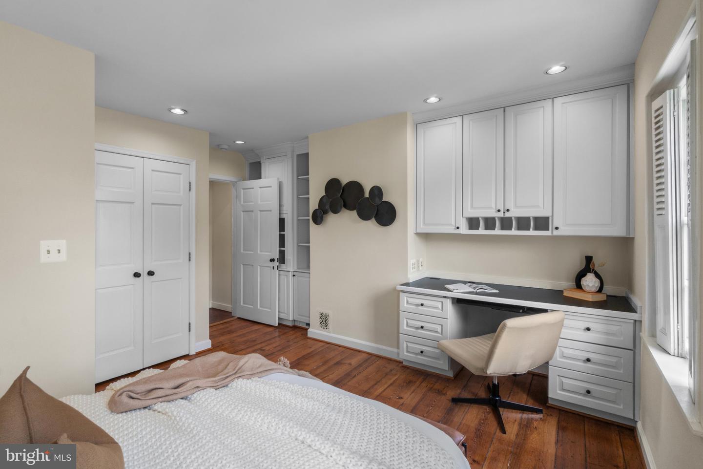 832 William St Property Photo 25