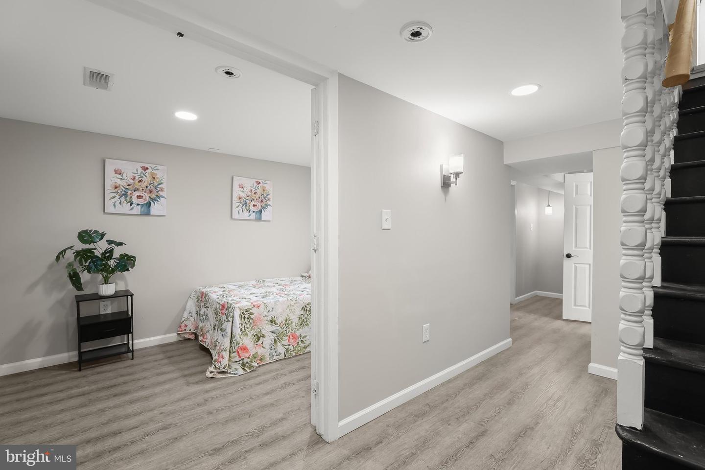 1032 Tunbridge Rd Property Photo 15