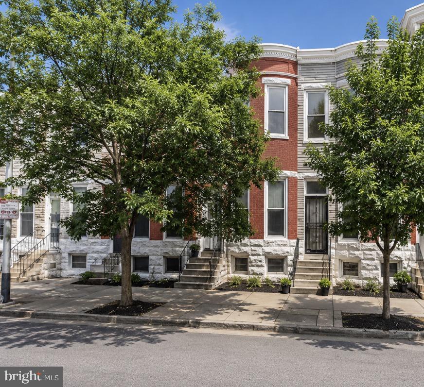 1902 W FAYETTE ST Property Photo 1