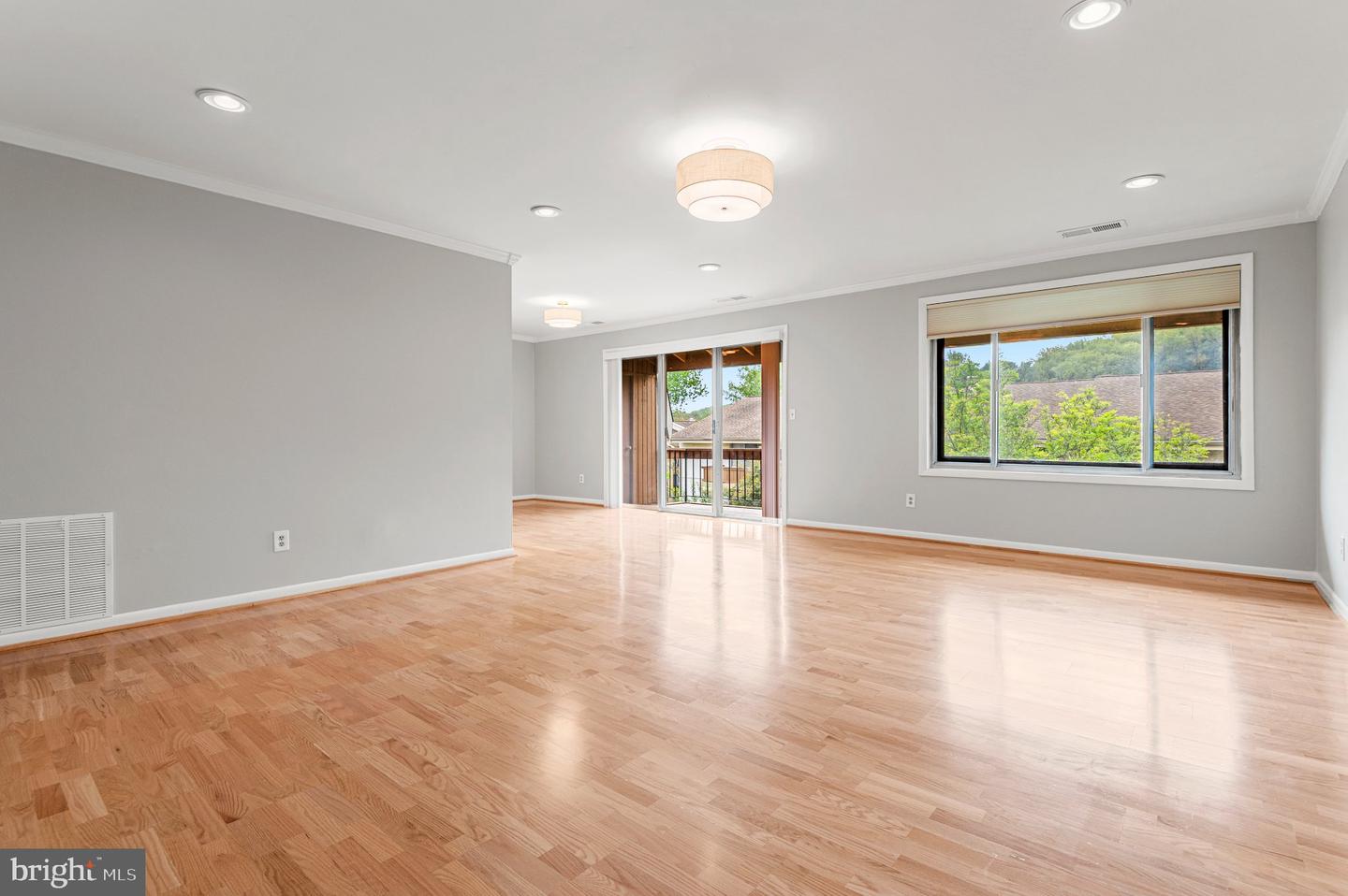 8 Cross Keys Rd #8f Property Photo 6