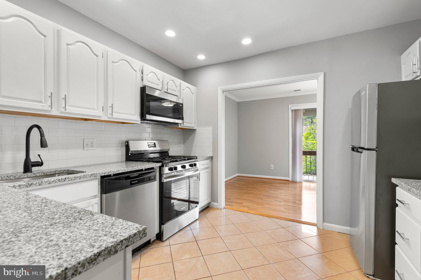 8 Cross Keys Rd #8f Property Photo 12