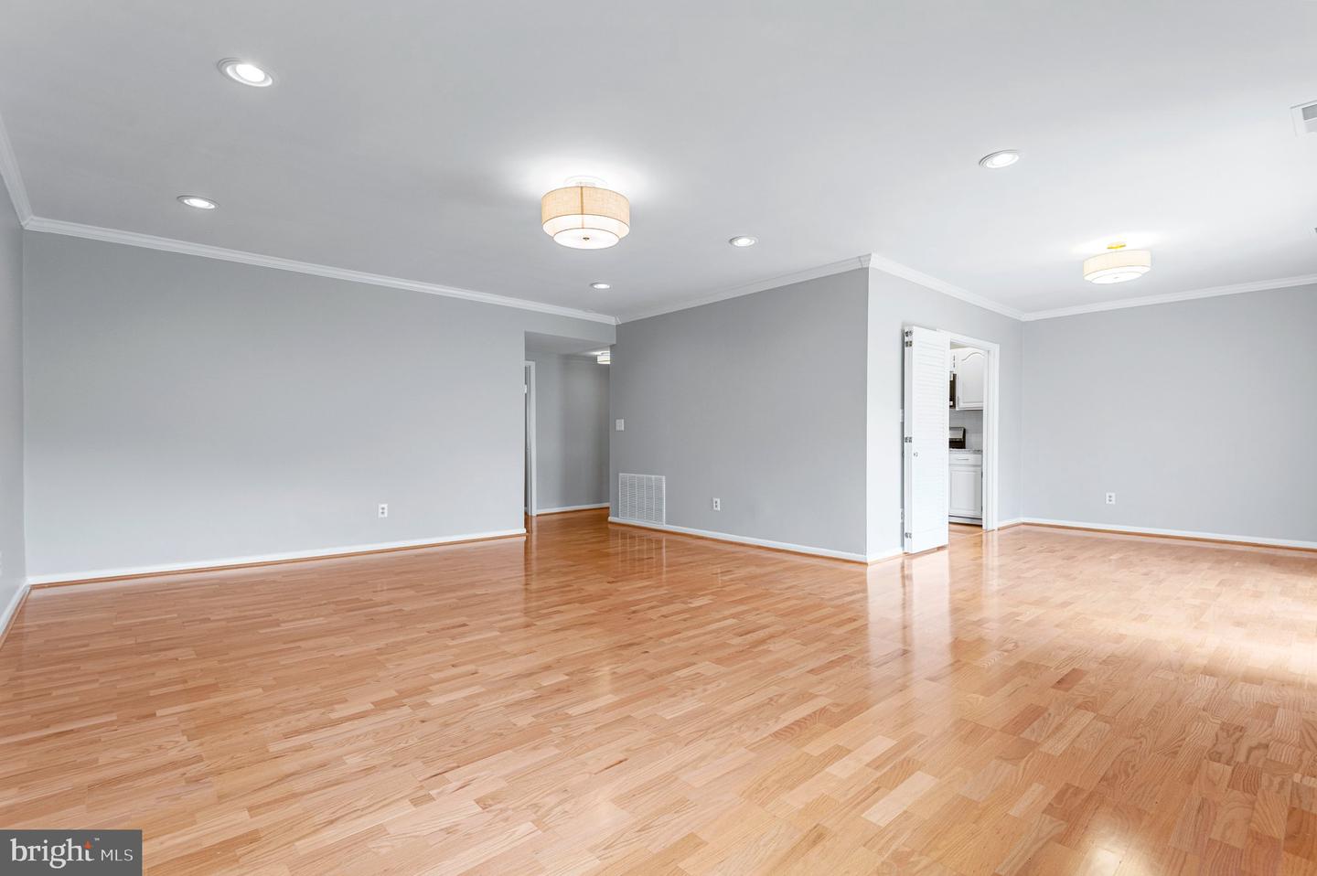 8 Cross Keys Rd #8f Property Photo 18