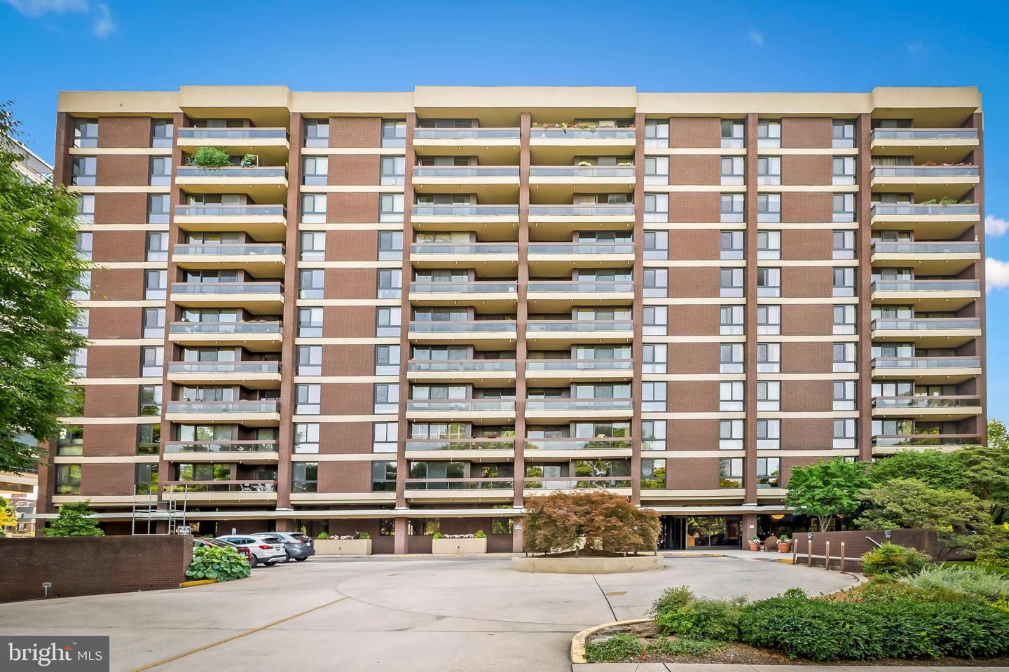 4100 N CHARLES ST #1114
