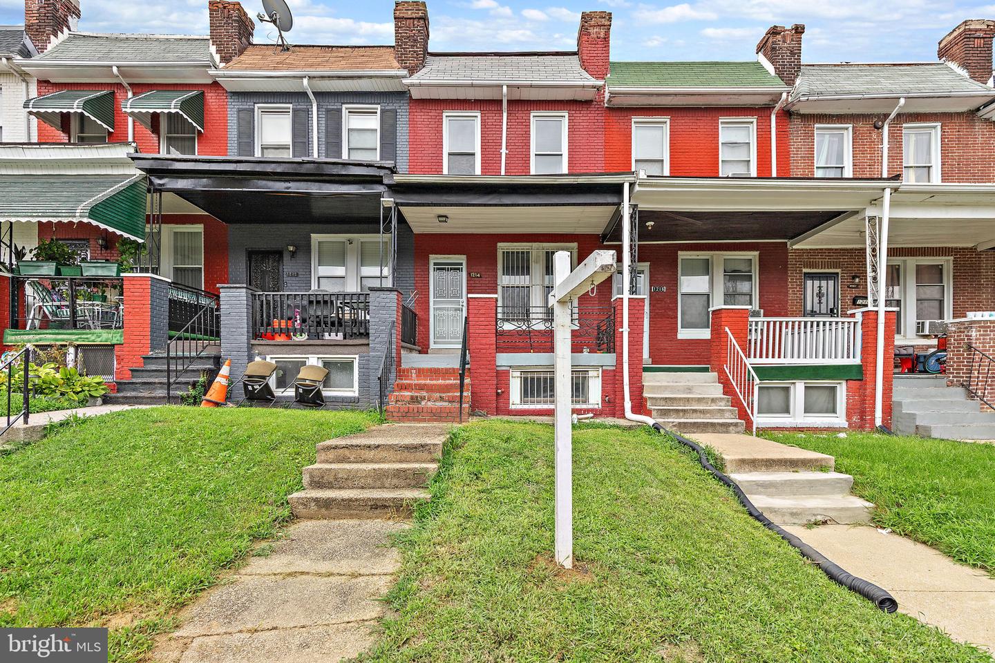 1214 Dukeland St Property Photo 4