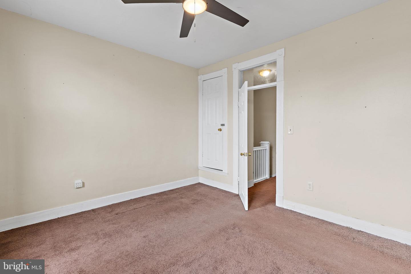 1214 Dukeland St Property Photo 16