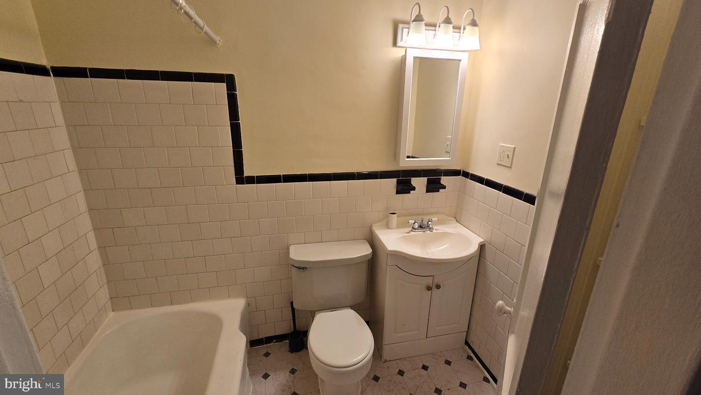6148 Parkway Dr #a Property Photo 6