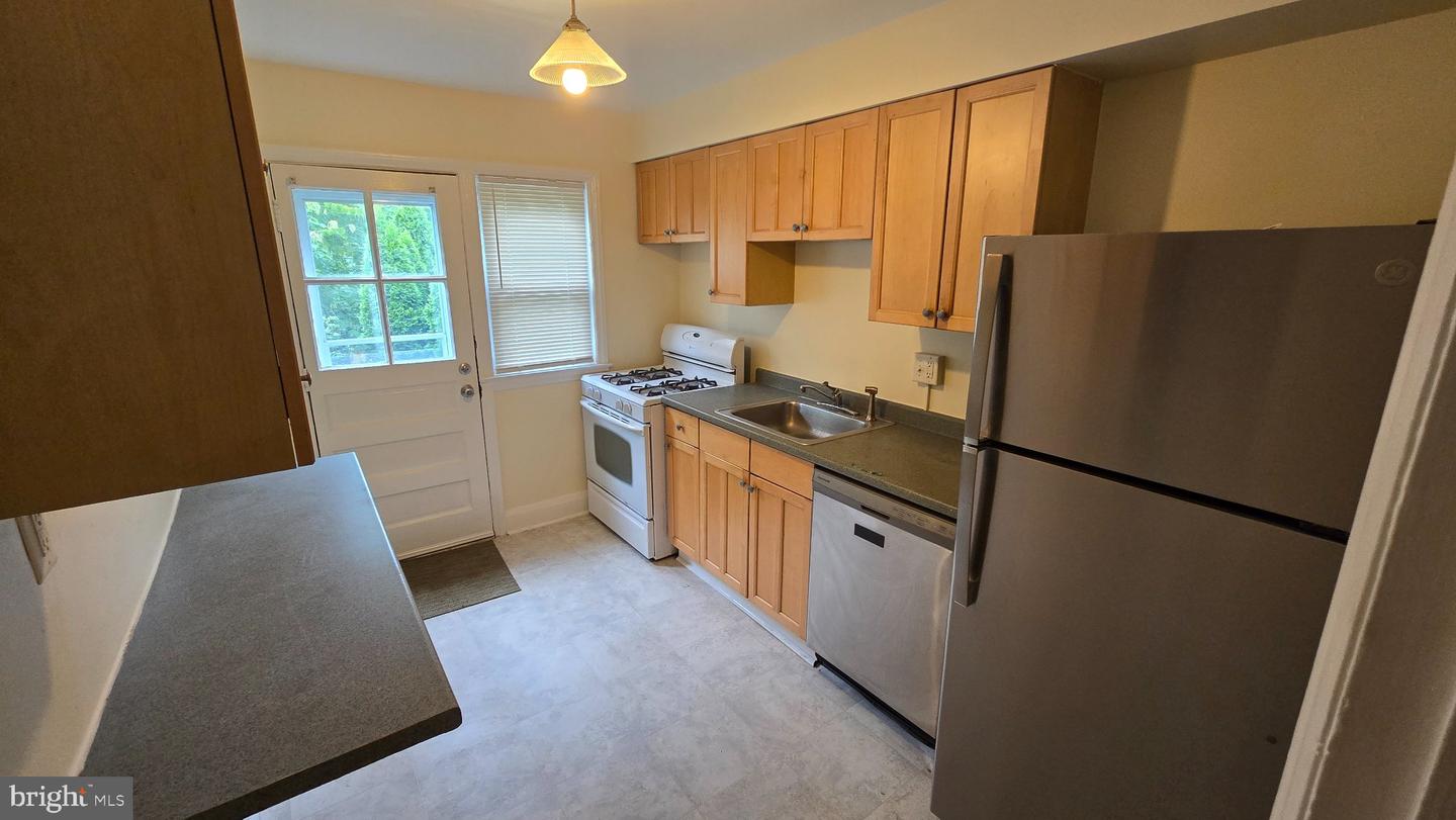 6148 Parkway Dr #a Property Photo 7