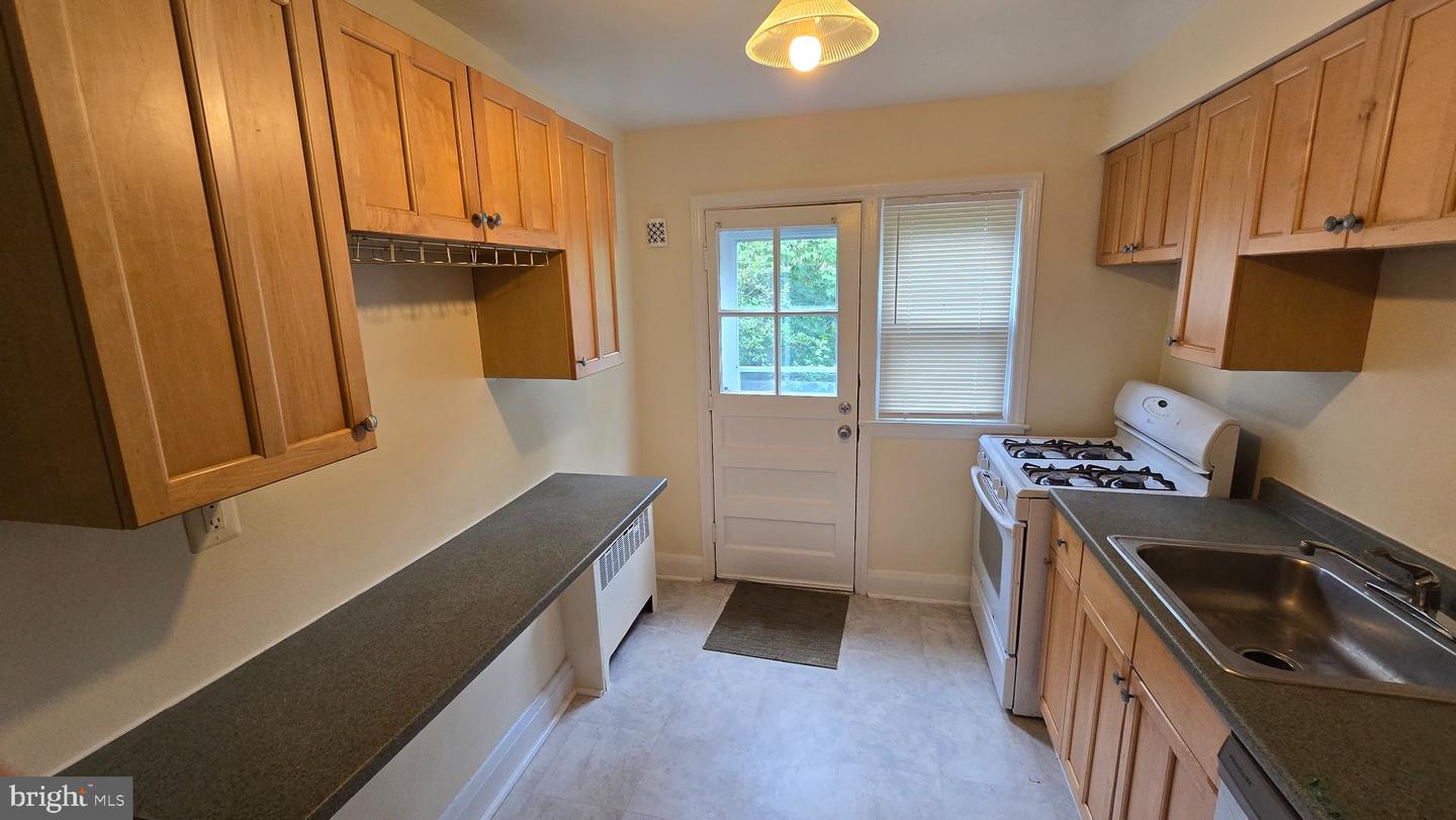 6148 Parkway Dr #a Property Photo 8