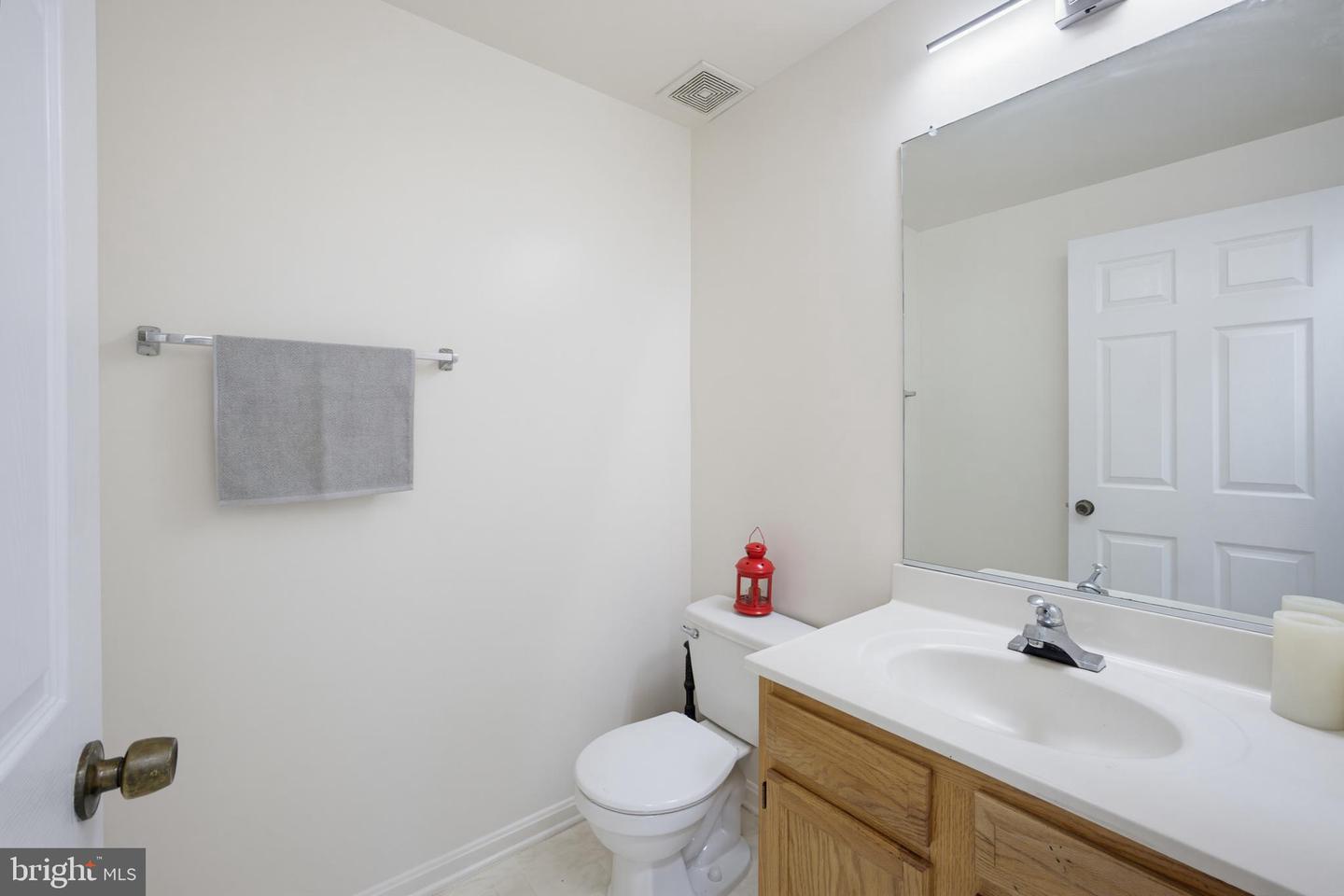 1603 E Fairmount Ave Property Photo 12