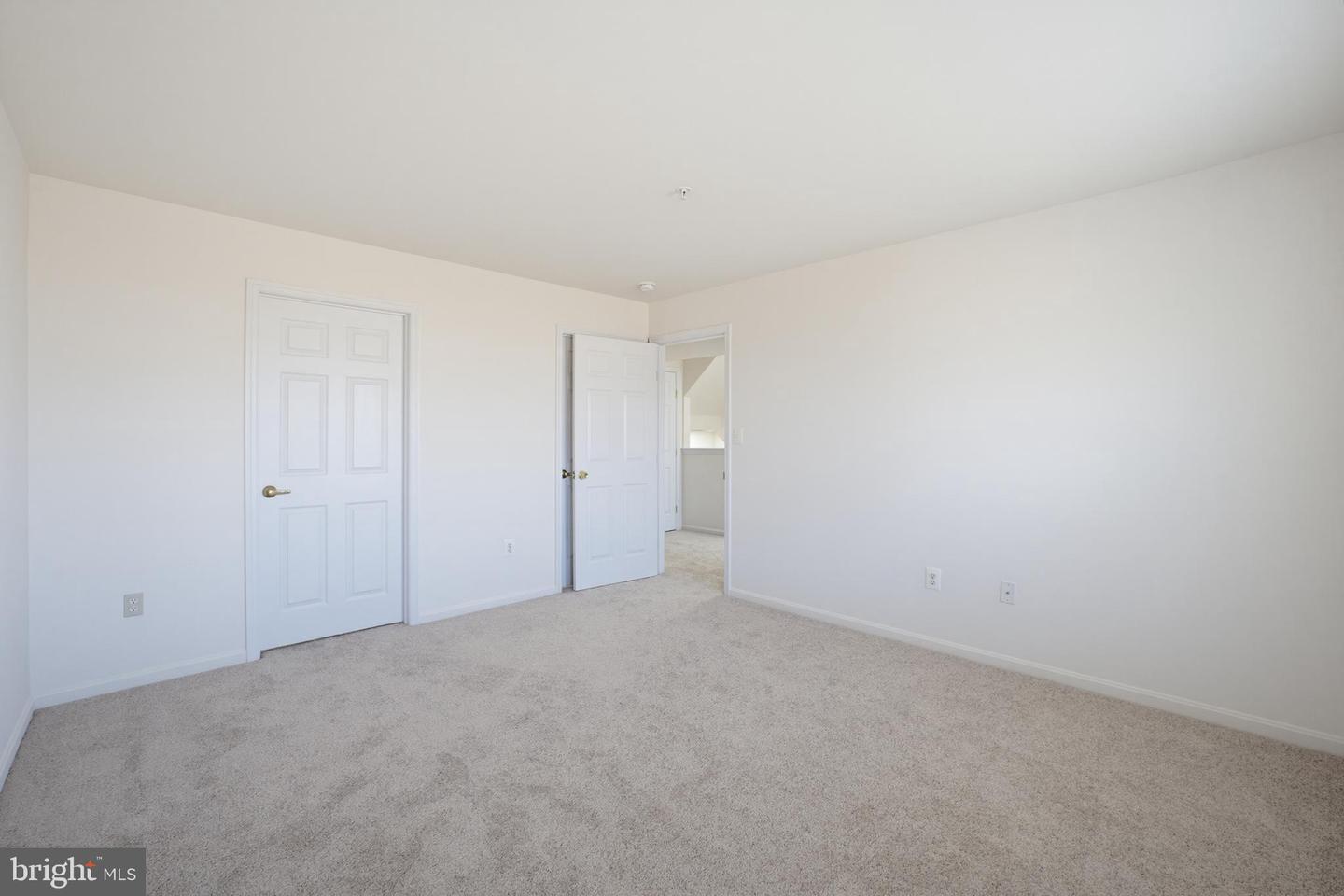 1603 E Fairmount Ave Property Photo 16