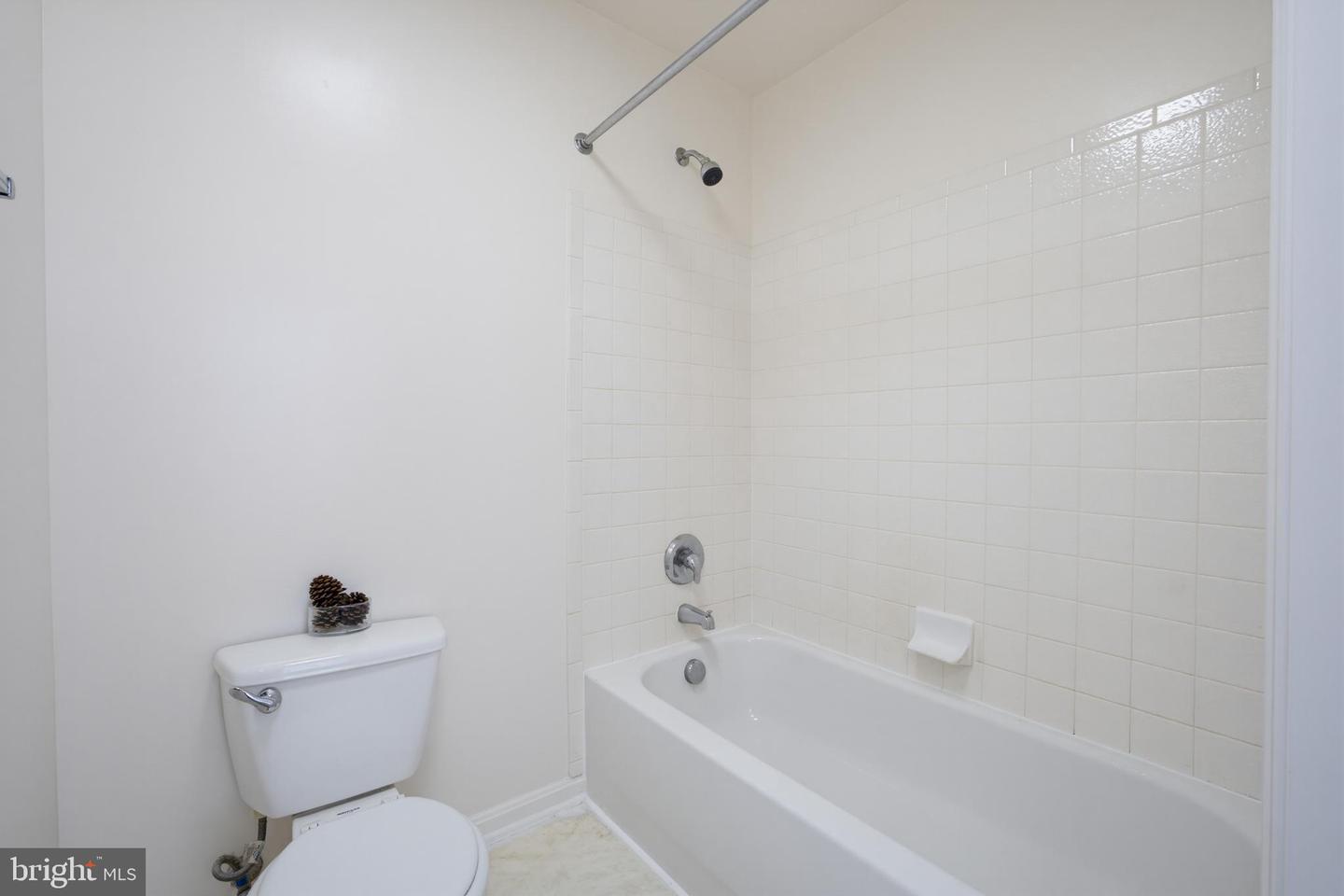 1603 E Fairmount Ave Property Photo 26