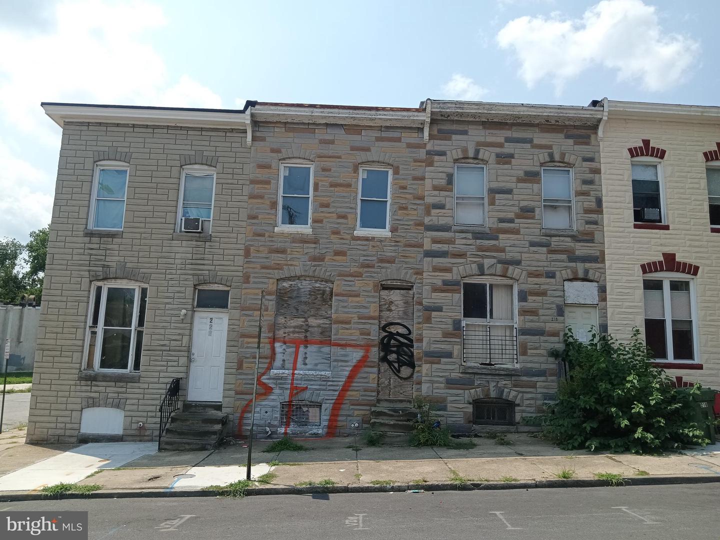 220 S Smallwood St Property Photo 1