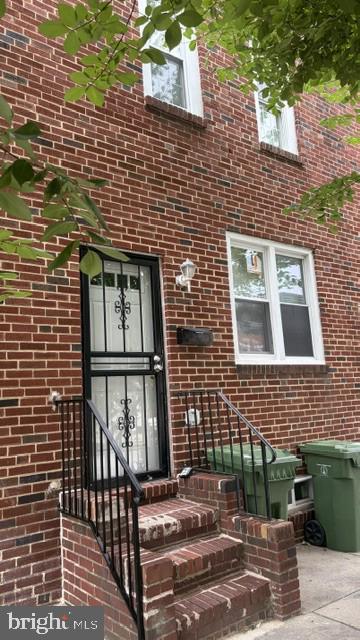 1835 N Bond St Property Photo 1