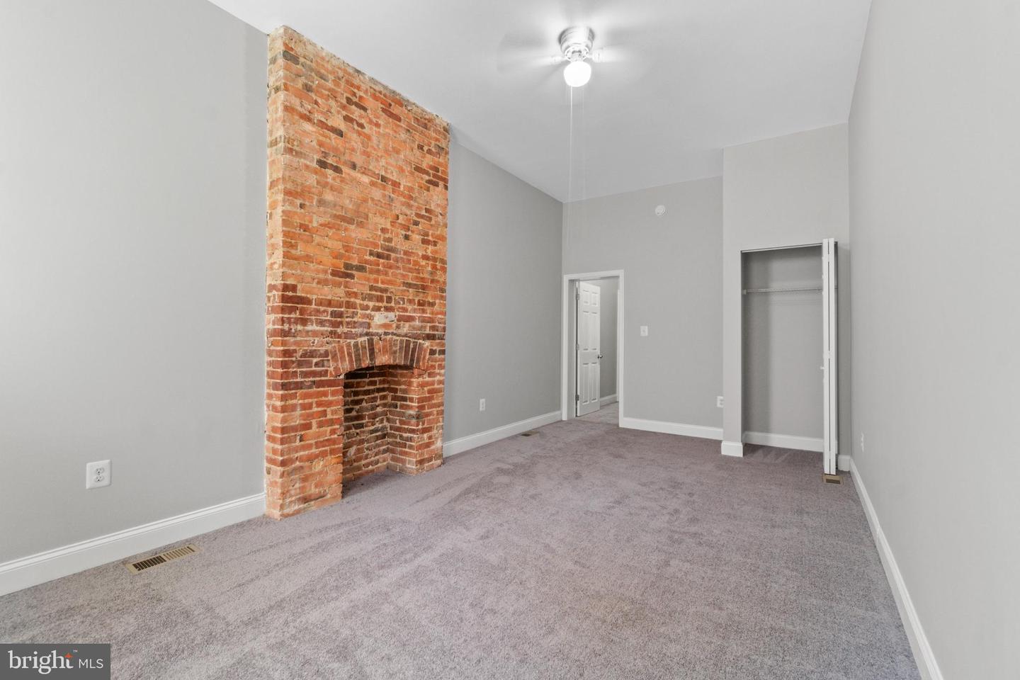 2014 Mcculloh St Property Photo 4