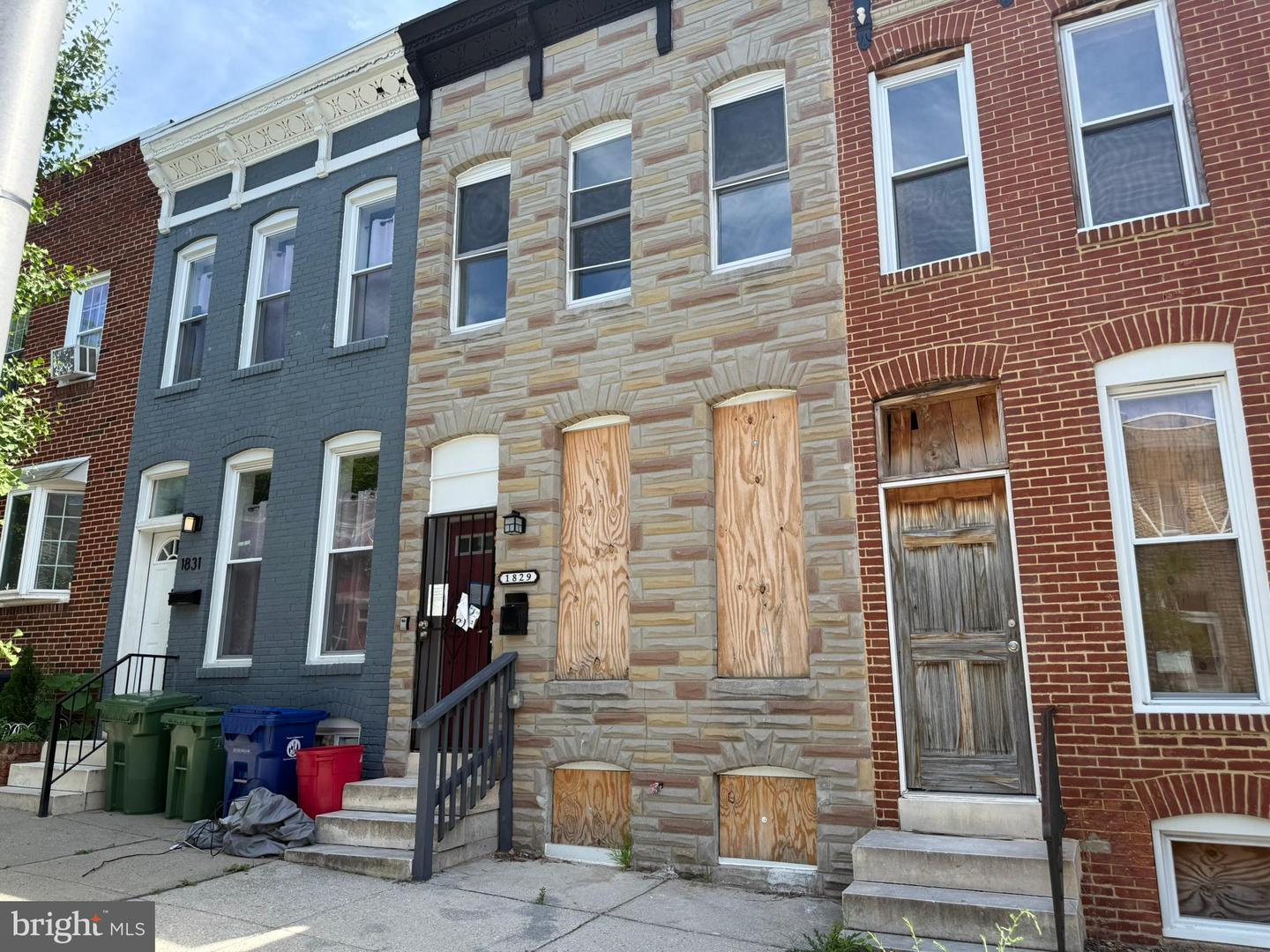 1829 N Bond St Property Photo 3