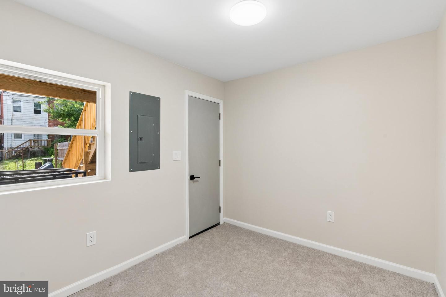1547 Carswell St Property Photo 30