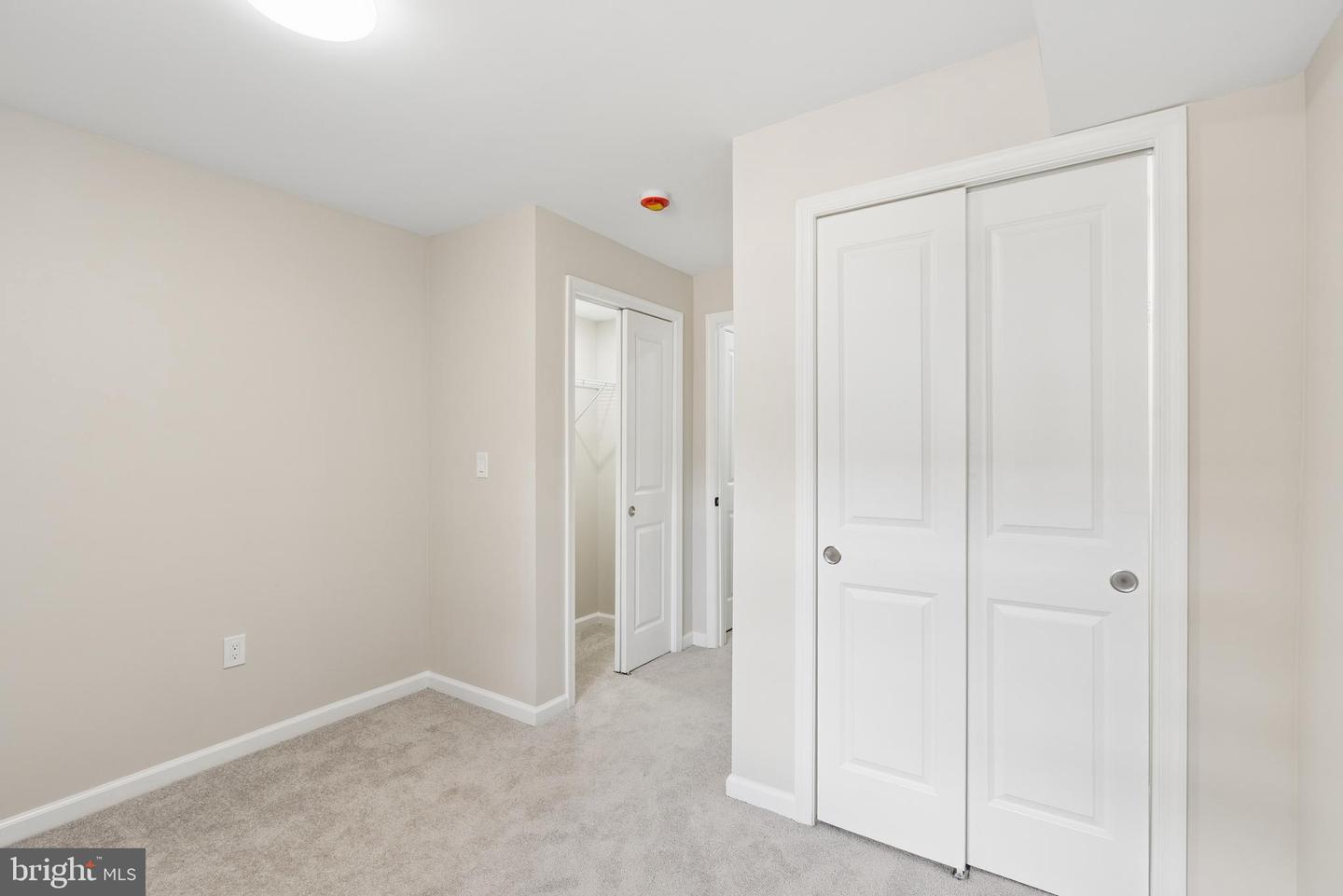 1547 Carswell St Property Photo 33