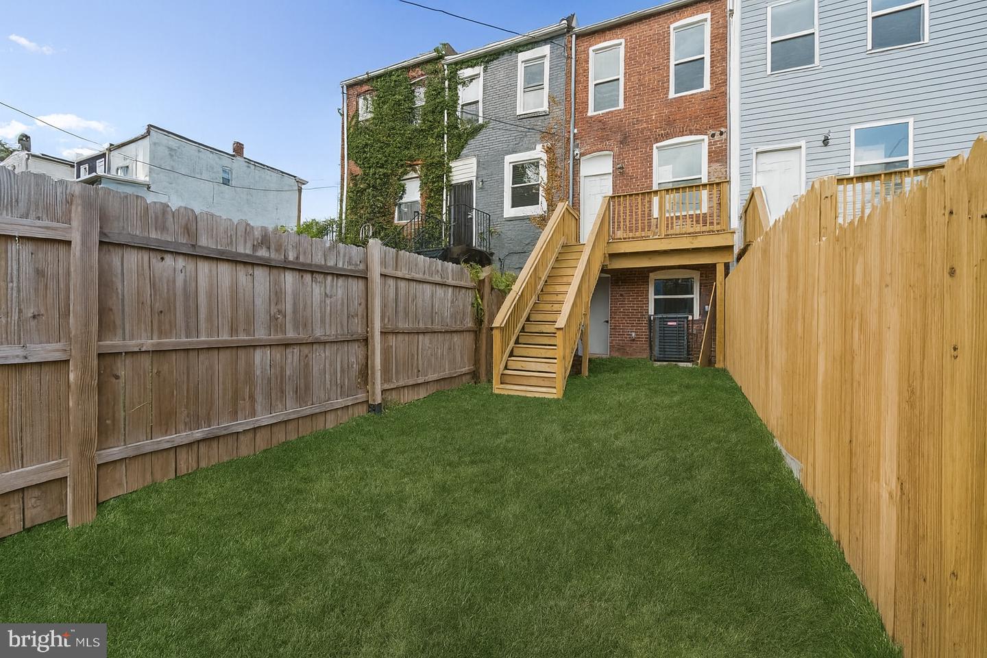 1547 Carswell St Property Photo 39