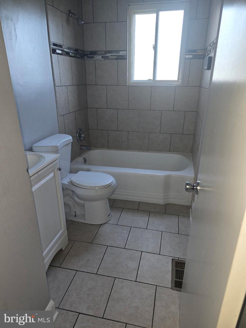 902 Arion Park #g Property Photo 8