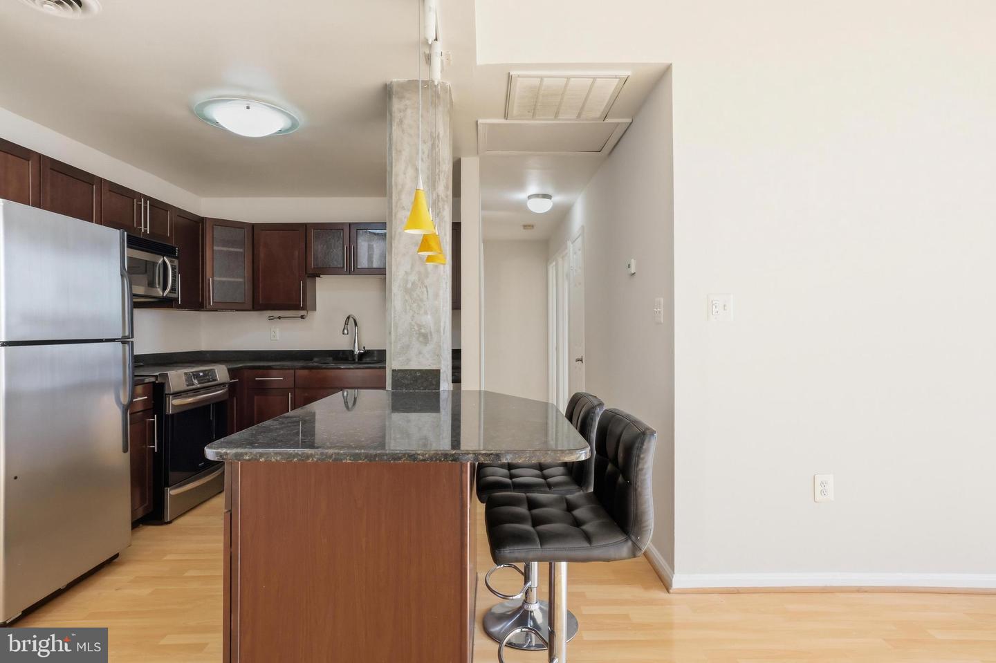 1011 Hunter St #c-4 Property Photo 8