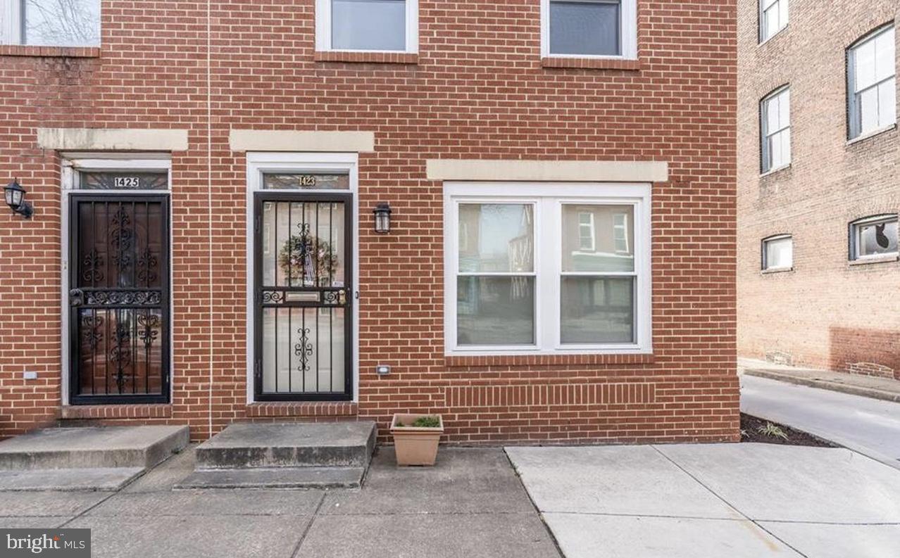 1423 E BALTIMORE ST Property Photo 1