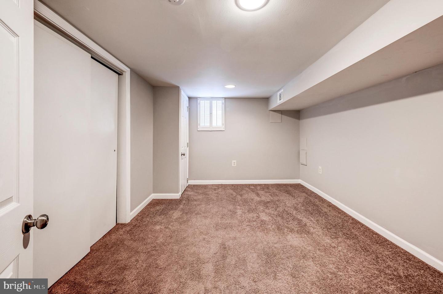 2103 E Madison St Property Photo 17