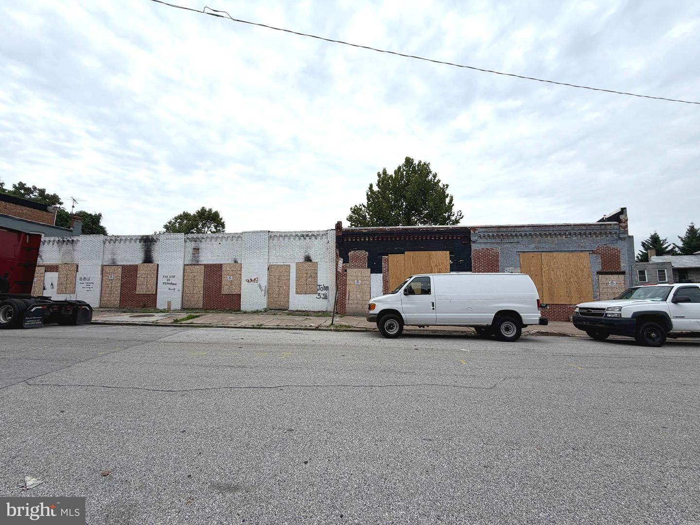1931 FREDERICK AVE Property Photo 1
