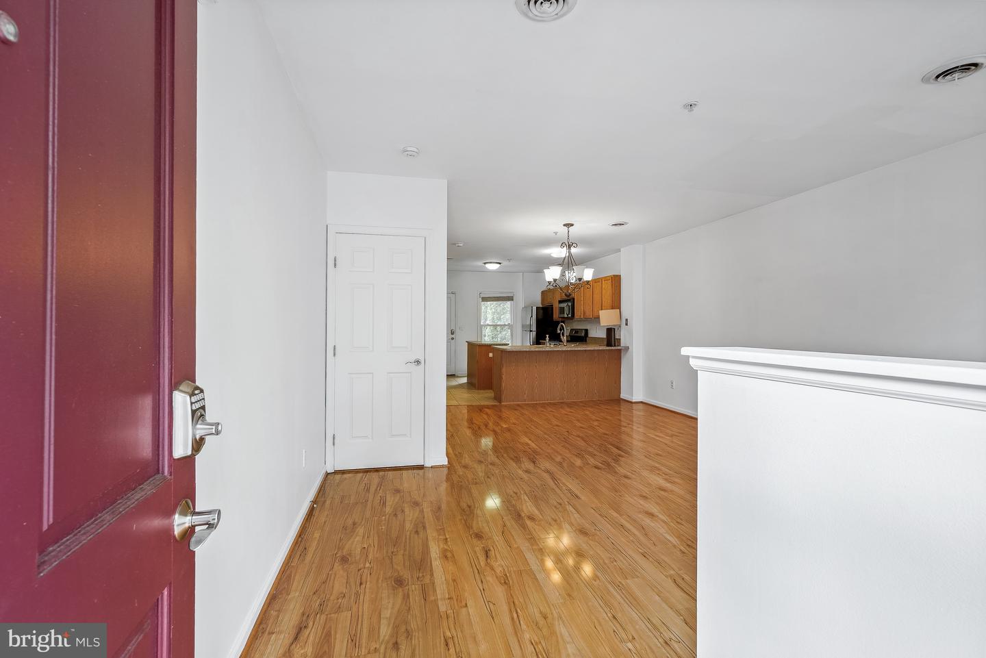 518 Saint Mary St Property Photo 3