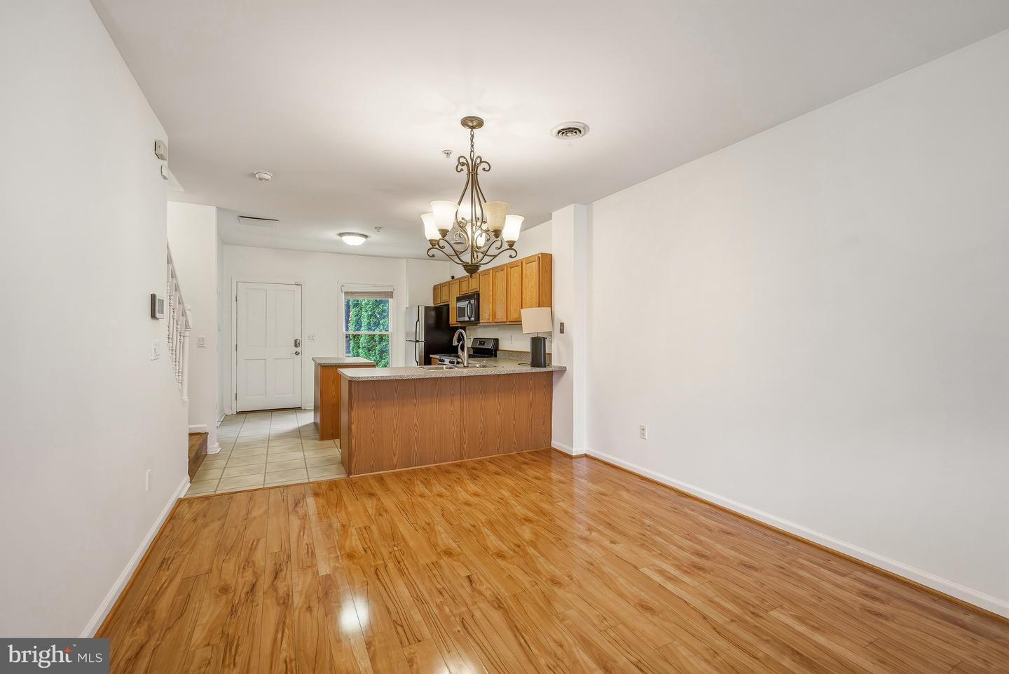 518 Saint Mary St Property Photo 5