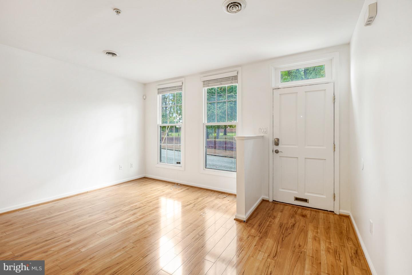 518 Saint Mary St Property Photo 7