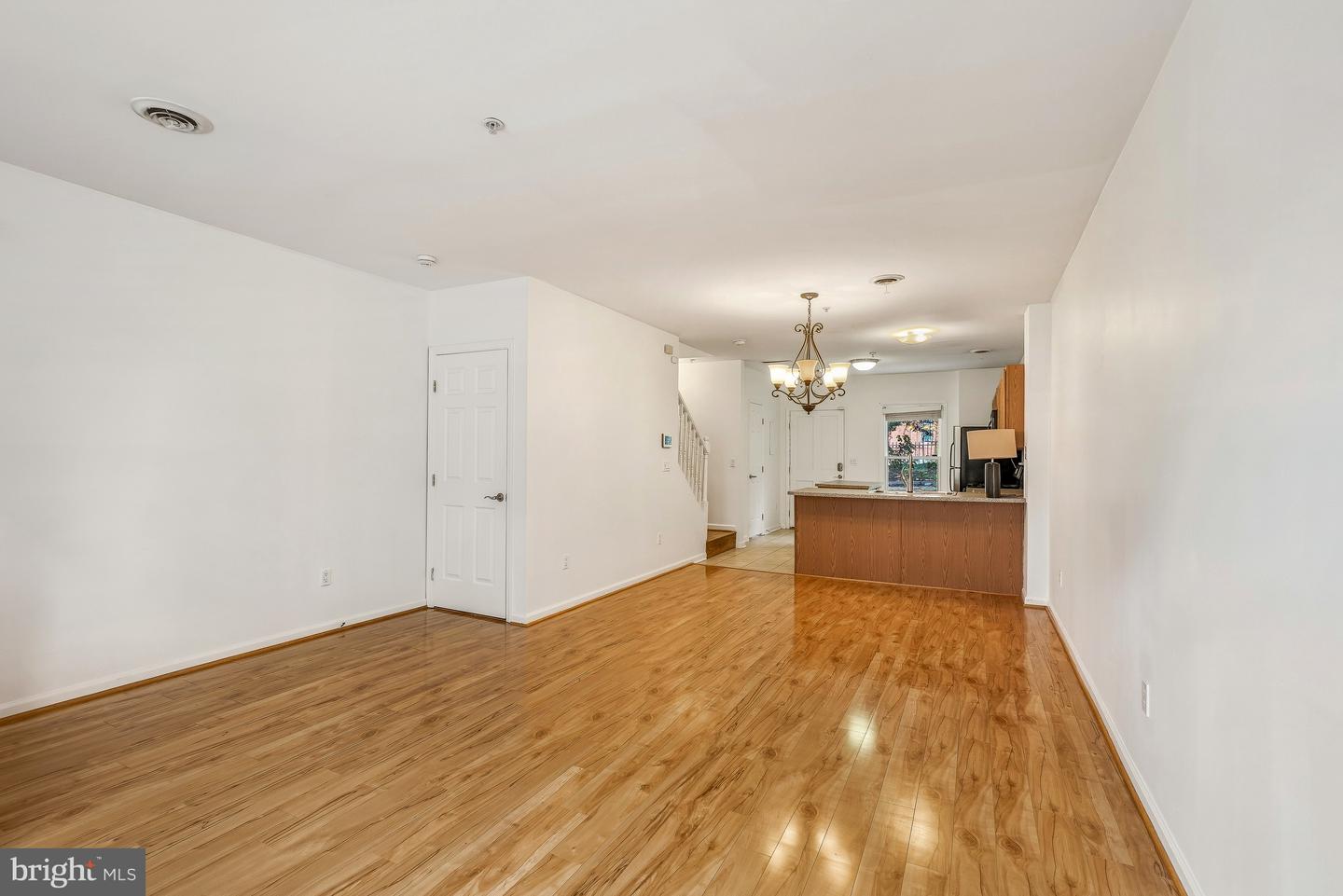 518 Saint Mary St Property Photo 8