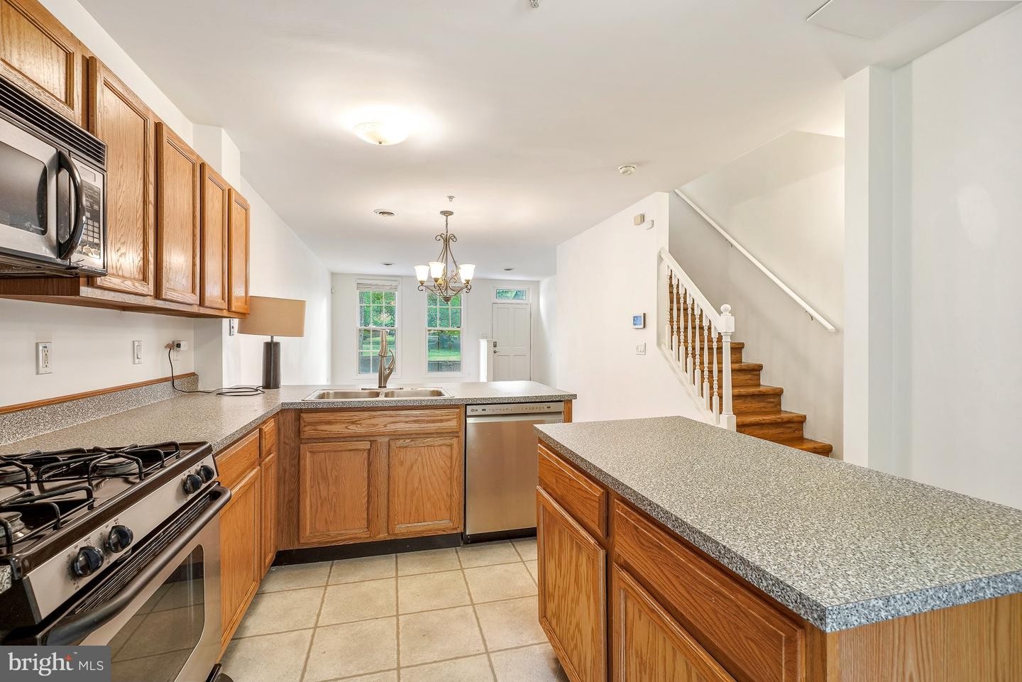518 Saint Mary St Property Photo 12