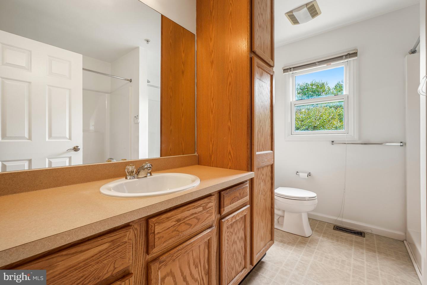 518 Saint Mary St Property Photo 24