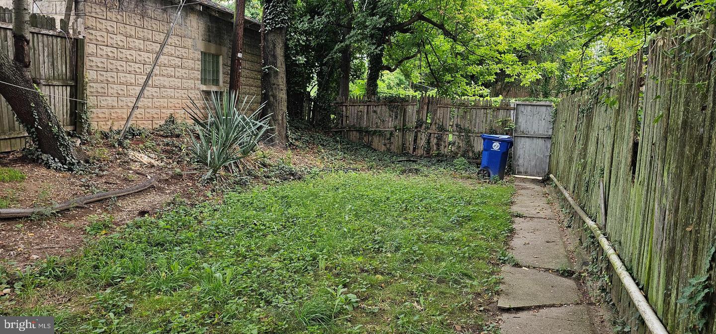 4031 Greenmount Ave Property Photo 2