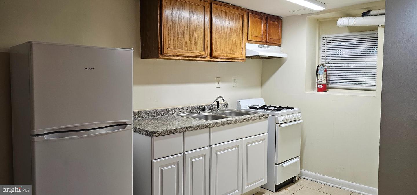 4031 Greenmount Ave Property Photo 3