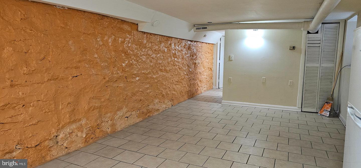 4031 Greenmount Ave Property Photo 4