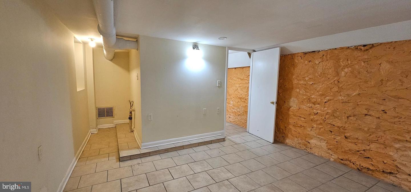 4031 Greenmount Ave Property Photo 5