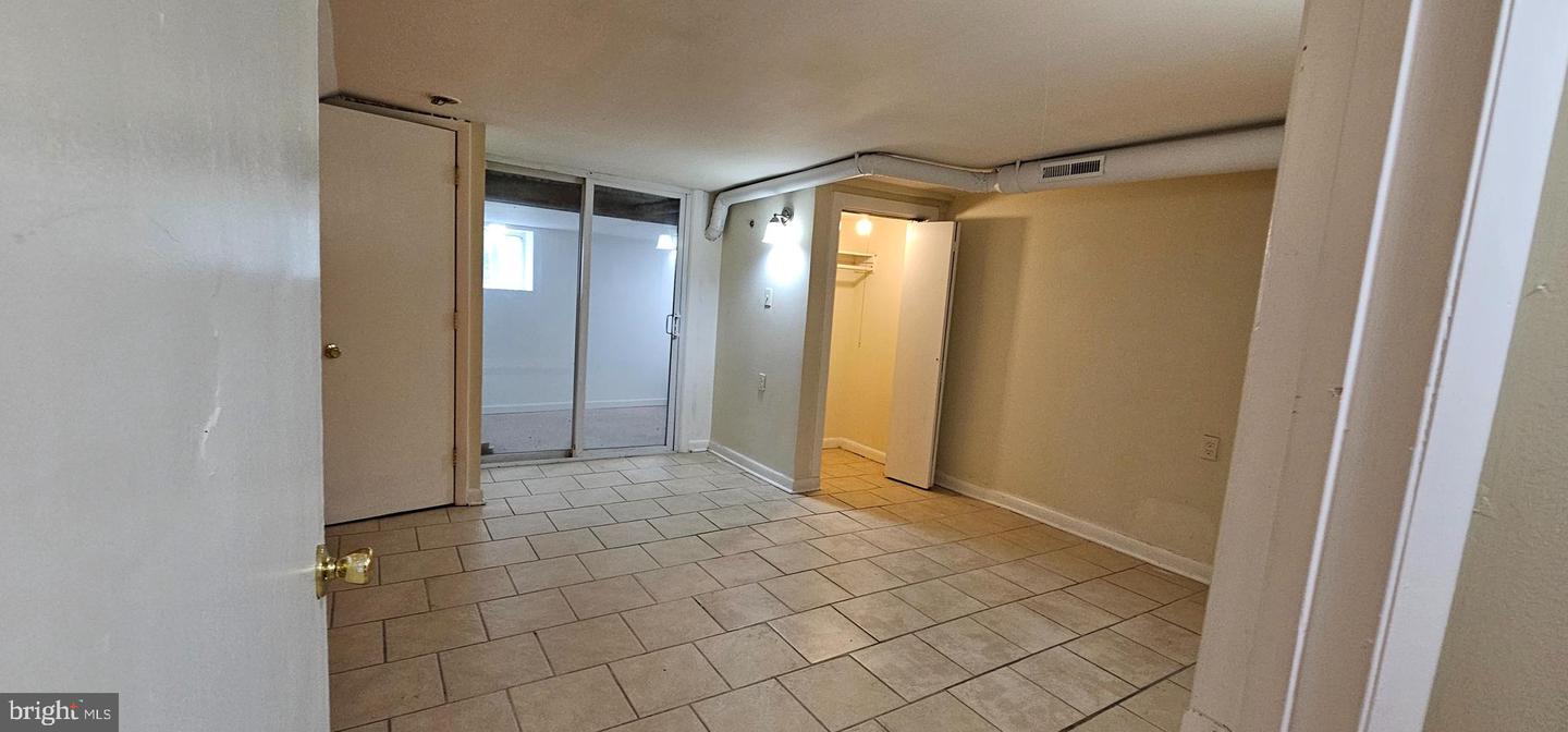 4031 Greenmount Ave Property Photo 8