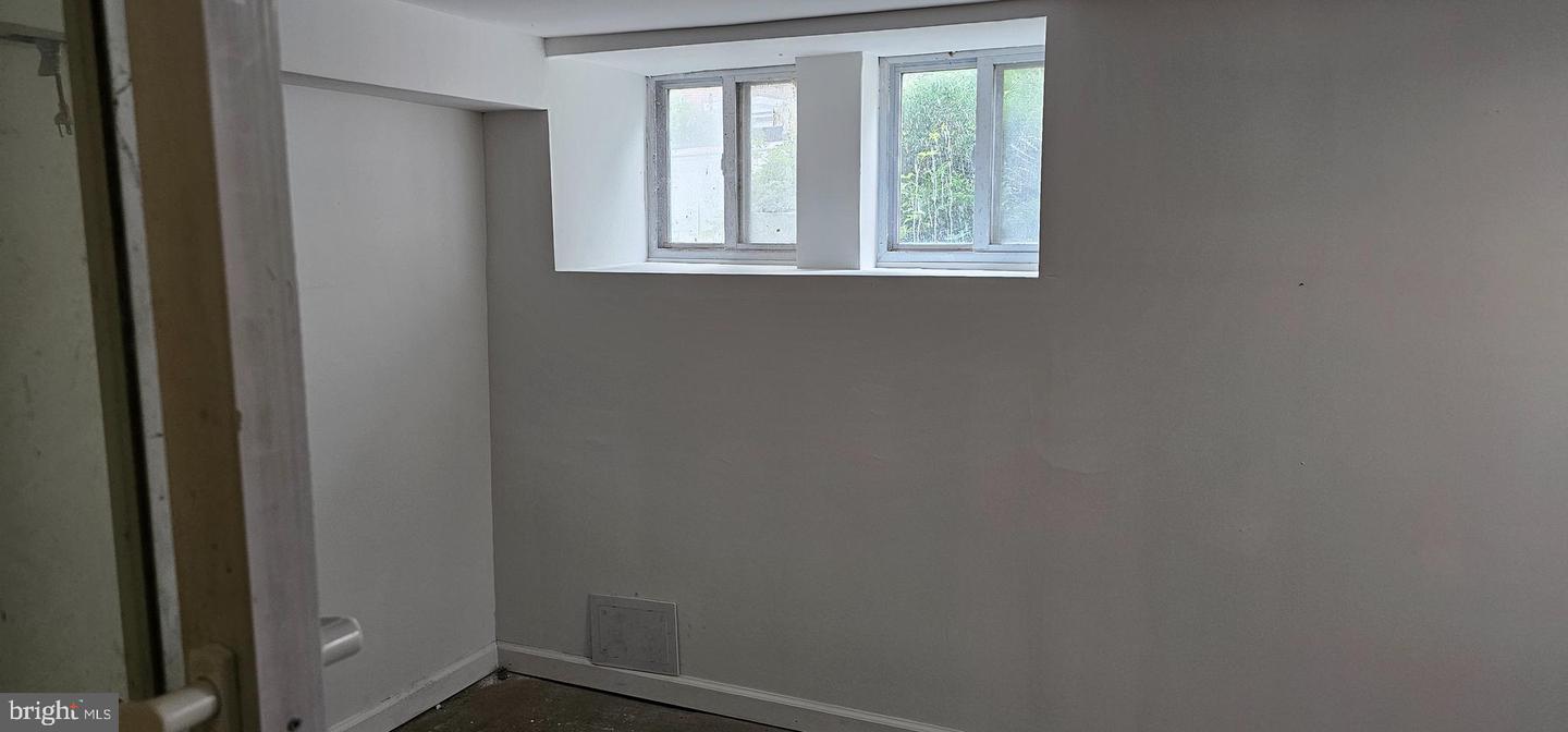 4031 Greenmount Ave Property Photo 9