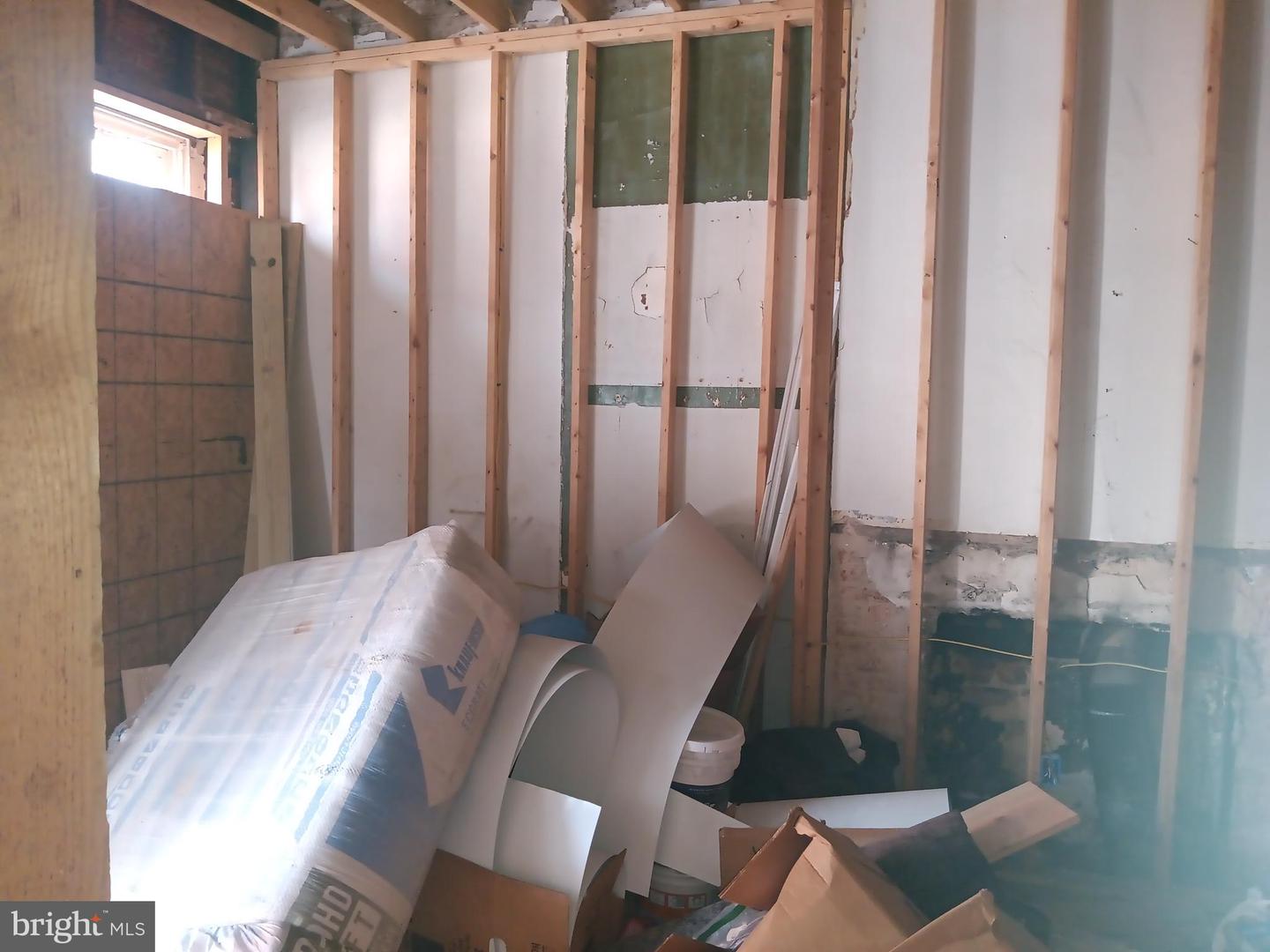 1133 Harlem Ave Property Photo 6
